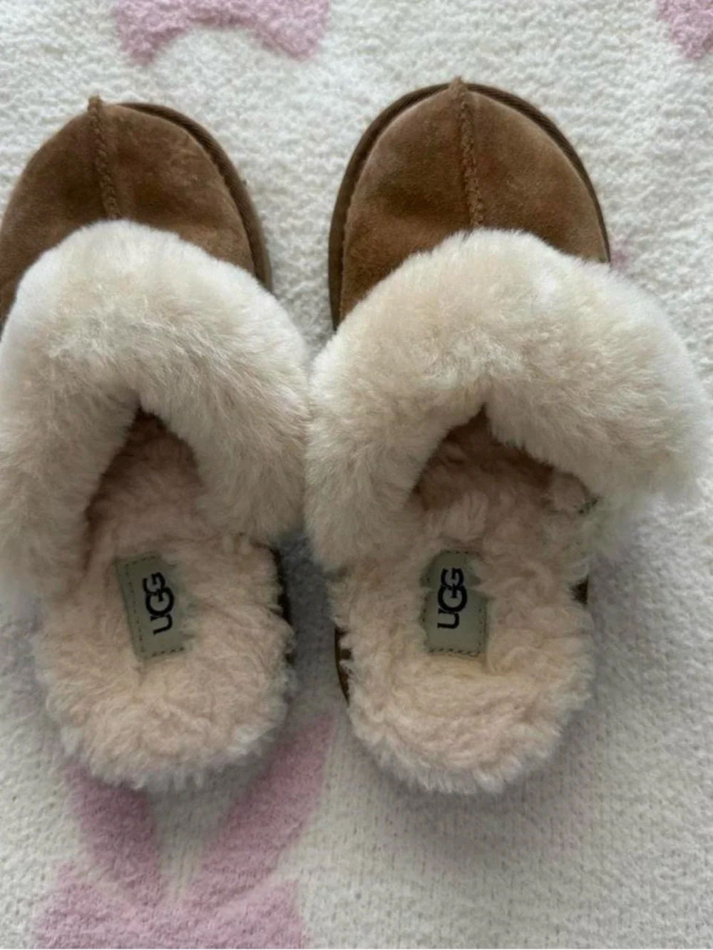 Chestnut Ugg slippers‎ fuzzy brand new